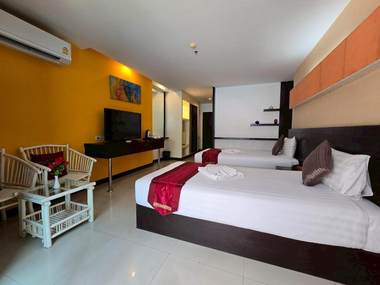Baron Beach Hotel Pattaya Exterior foto